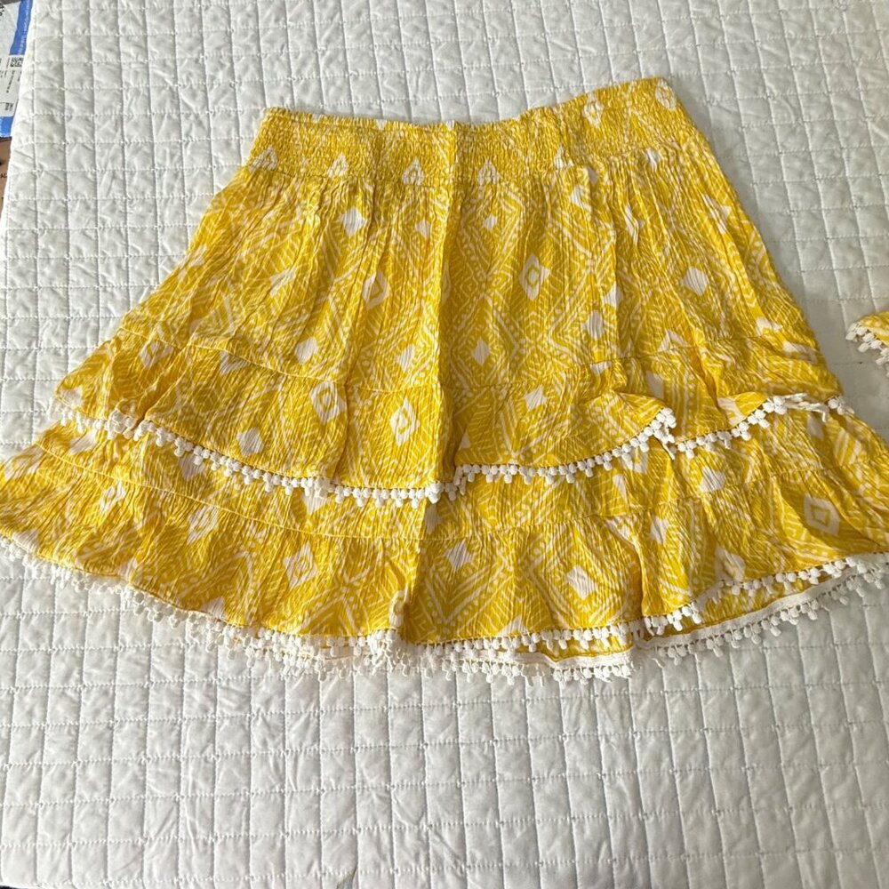 Yellow Smocked 2-Piece Skirt Set With Lace Trim By Band Of The Free, Size S - Picture 4 of 8
